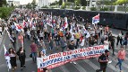 Тысячи митингующих послали сигнал: «Вдохни. Разорви цепи эксплуатации!»